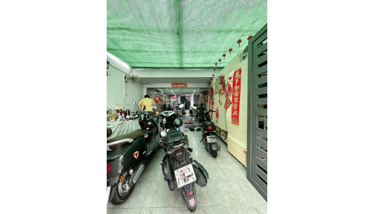 Ngộp Ba Tháng Hai 4,2x17m - HXH vô nhà - 2  tầng Giáp Q10